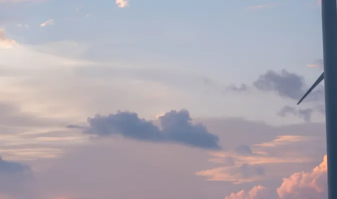 The sky at sunrise or sunset (photo)